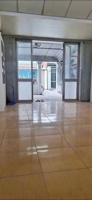 NẮM CHÍNH CHỦ BÁN NHÀ 2 TẦNG MẶT TIỀN ĐƯỜNG HÀNG XOÀI - 2