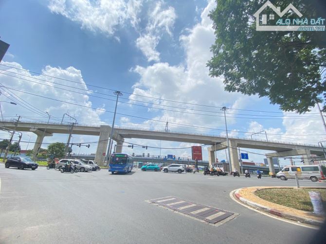 Mặt tiền Lê Văn Việt ngay Ngã 4 Thủ Đức chỉ 17 tỷ - 2
