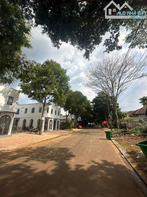 BÁN LÔ BIỆT THỰ NGUYỄN KHẮC TÍNH. DT: 10x24M. GIÁ: 9,5 TỶ - 2