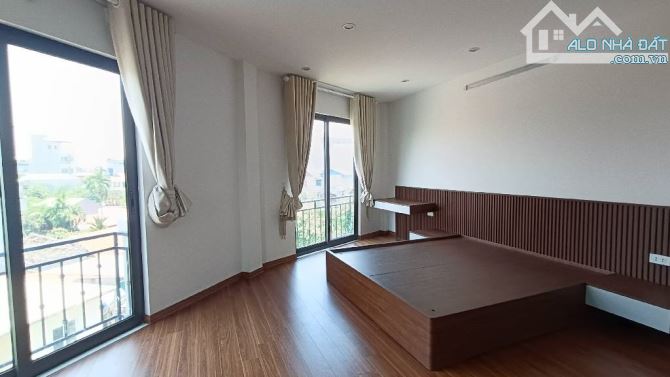 🌟 BÁN GẤP GIẢM SÂU 300 TRIỆU - LÔ GÓC – Ô TÔ VÀO NHÀ – THANG MÁY –THẠCH BÀN, LONG BIÊN 🌟 - 2