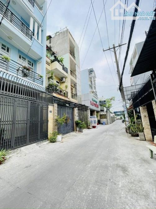 NHÀ ĐẸP 3 TẦNG – HẺM XE HƠI 8M – SÁT MT– 60M – 4PN – GẦN AEON, ĐHCT, GA T3 - 2