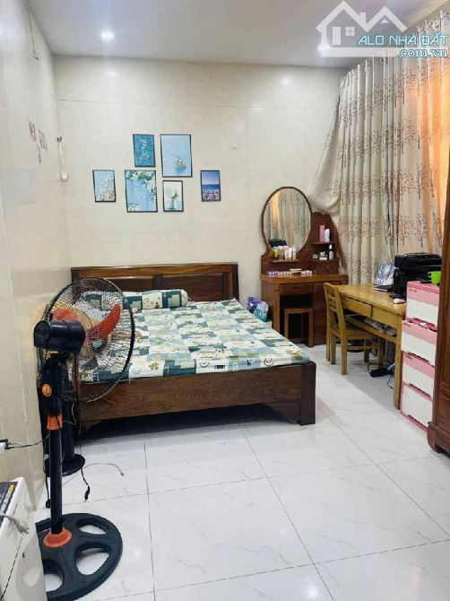 NHỎ TIỀN – NHÀ ĐẸP TRUNG TÂM ĐỐNG ĐA – PHỐ HỒ ĐẮC DI 25M X 4 TẦNG GIÁ 3.2 TỶ - 2