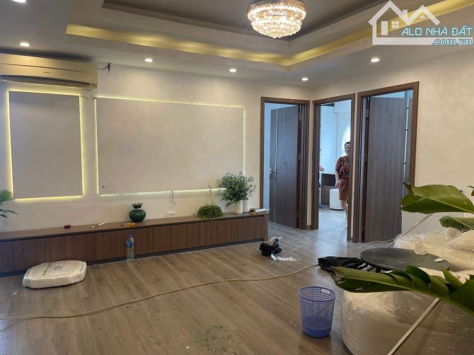 HUNG CƯ 3 NGỦ – LÔ GÓC – 2 BAN CÔNG – VIEW MẶT PHỐ TRẦN HỮU DỰC – 92m² – GIÁ 6.7 TỶ - 3
