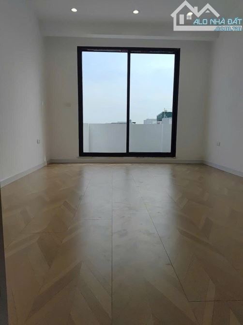 Bán Nhà Lạc Long Quân Giá Rẻ DT 50m2×5 Tầng Thang Máy Ngõ Thông Gara Ô Tô Trong Nhà - 3