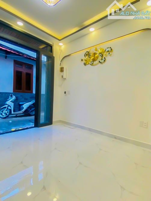 NHÀ ĐẸP 3 TẦNG Ở NGAY DƯƠNG BÁ TRẠC _ NHỈNH 4 TỶ - 3