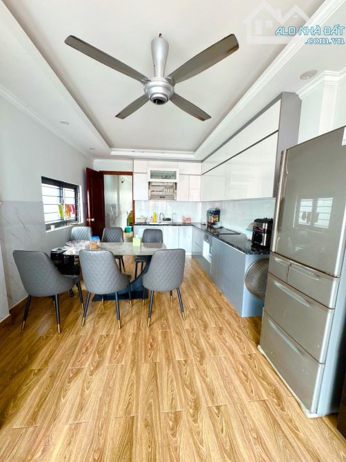 Bán gấp-Tôn Đức Thắng- Phân lô-Ô tô tránh-Kinh doanh-6t thang máy-100m2-27 tỷ - 3