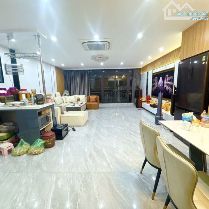 BÁN NHÀ PHÂN LÔ MẶT TIỀN KHỦNG GẦN CHỢ NHÀ XANH - 3