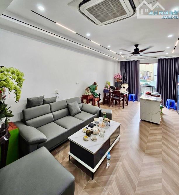 NHÀ VỊ TRÍ VÀNG PHƯỜNG BỒ ĐỀ, LONG BIÊN - LÔ GÓC - Ô TÔ ĐỖ CỬA - 3