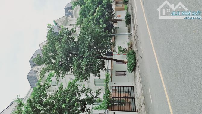 Cần bán biệt thự lideco , dt 243m cạnh hồ , 2 mặt đường trước sau , giá 135tr/m - 3
