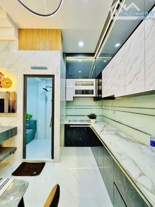 Bán gấp! HẺM 31 UNG VĂN KHIÊM 3tỷ588 cách ĐH Hutech chỉ 50m Dt 48m2(4x12) - 3