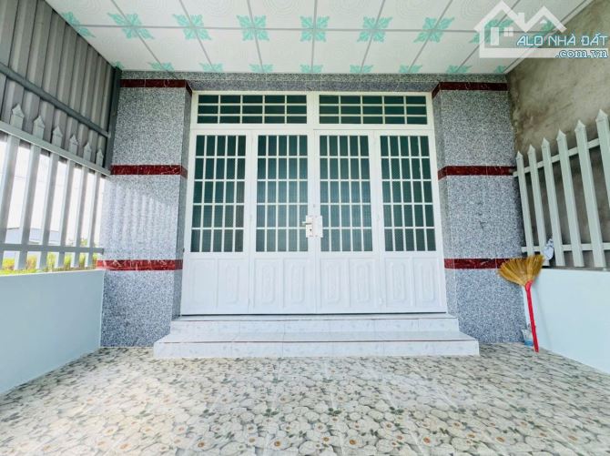 Chủ đổ nợ cần bán gấp căn nhà 106m SHR đường xe hơi tại Cần Giuộc - 3