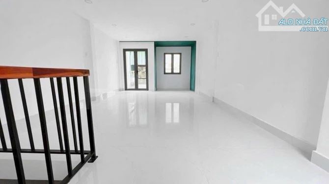 Nhà đẹp Quận 10-Hẻm 6M-Tiện KD-Giáp Quận 1-Sát MT Lê Hồng Phong-P1-37m2-4,1x9-4tầng-3PN - 3