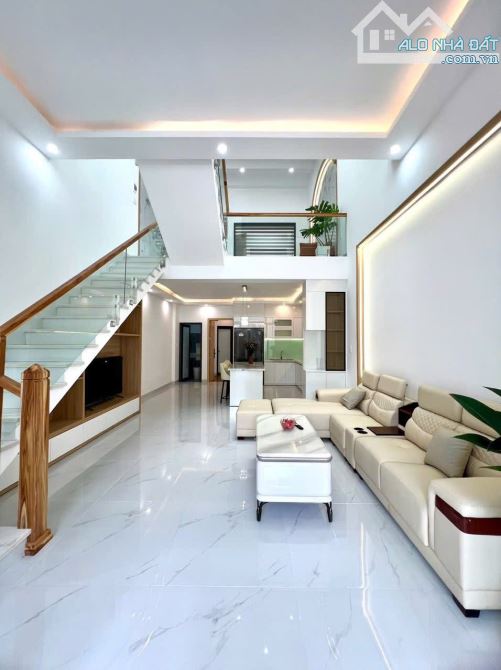 NHÀ 3 PHÒNG NGỦ FULL NỘI THẤT HẺM ĐINH TIÊN HOÀNG: GIÁ 5,1 tỷ - 3