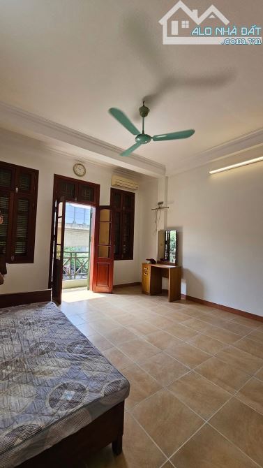 BÁN MẢNH ĐẤT VÀNG TẶNG NHÀ XÂY TÒA VĂN PHÒNG PHỐ HÀO NAM ĐỐNG ĐA DT 151M MT 7.2M GIÁ 71 TỶ - 3