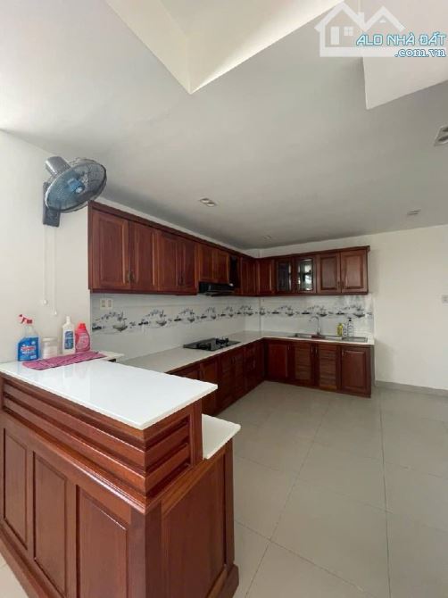 🏡 BÁN NHÀ ĐẸP 4 TẦNG – GẦN MẶT TIỀN – TRUNG TÂM THÀNH PHỐ 📍 Vị trí: Cách mặt tiền chỉ 2 - 3