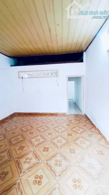 Bán Nhà Sát CVPMQT- Q12- 40M2(4 x10 )- Cấp 4- HXH- Chỉ 3,25 Tỷ. - 3