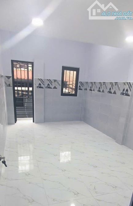 Nhà mới 3 tầng, đường Âu Cơ, P.10, Tân Bình, 3.4 tỷ - 3