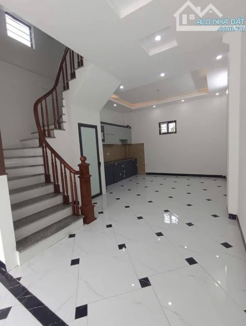 📍📍 Nhà mới 5 tầng -- hoàn thiện đẹp - Ô tô vào tận cửa  tại Phụng Châu 📐DT 32m2 TK 4tần - 3