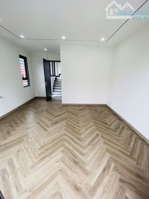🏡 PHỐ TRẠM LÀNG NHA – LONG BIÊN – 38M² – 6 TẦNG THANG MÁY – Ô TÔ NGỦ TRONG NHÀ 10,7ty - 3