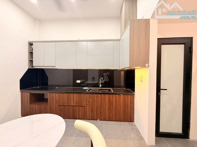 💯HÀNG HIẾM HOÀNG HOA THÁM - BA GÁC TRÁNH NHAU - TẶNG FULL NỘI THẤT - 46m2 - 9,6 tỷ - 3
