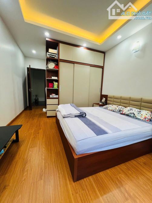 💥NHÀ ĐẸP LẠC LONG QUÂN - Ô TÔ ĐỖ CỔNG - NHÀ ĐẸP Ở NGAY - TẶNG FULL NỘI THẤT - 30m2 - 11.5 - 3