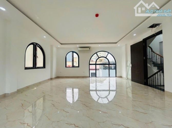 Bán tòa 7 tầng thang máy Vip nhất phố Nguyễn Chí Thanh - ô tô đỗ cửa - 50m - 23,5 Tỷ - 3