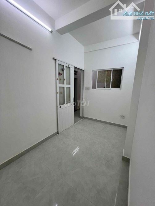 Nhà HXH Đoàn Văn Bơ, P.9, Quận 4 | 3 x 8 | Trệt 2 Lầu ST | 4PN 3WC | Giá 16tr - 3