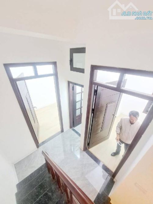 Bán nhà Trần Cung, 36m-5tầng, nhà đẹp, lô góc, ô tô đỗ cổng, gần công viên Hoà Bình - 3