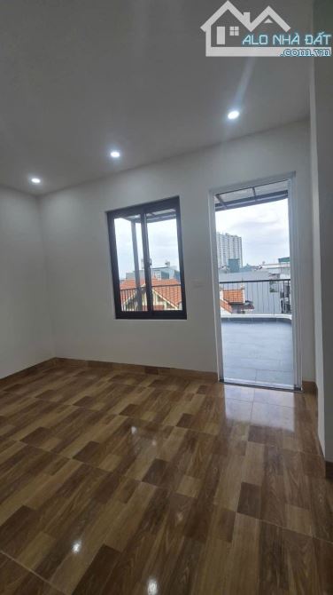 Chính chủ cần bán nhà 5t,45m tại phố Lê Lợi,Hà Đông ,thang máy chỉ 8t - 3