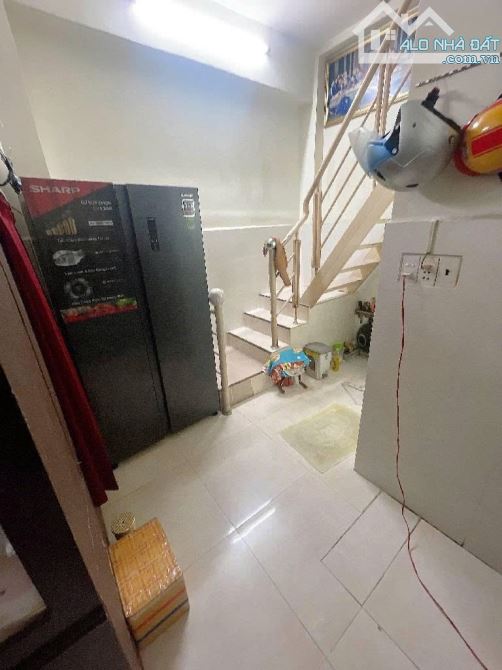 MT hẻm Hồ Thị Kỉ - dòng tiền 18tr - 30m2 (5.7x4.9) - 3T 2PN 2WC - HXH 4m - dưới 6 tỷ - 3