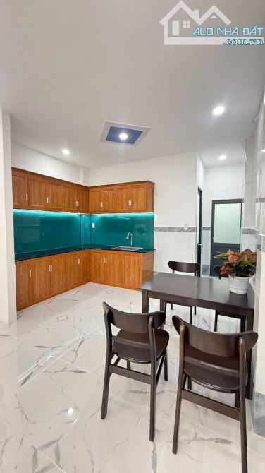 bán nhà đẹp gần chợ xuân thới thượng - 3 phòng ngủ- giá chỉ hơn 2 tỷ - dọn vào ở ngay - 3