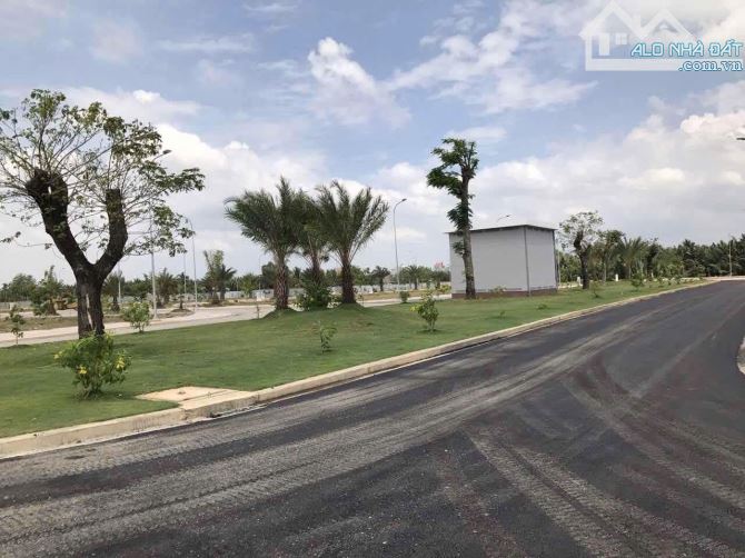 Bán lô 100m2 mặt tiền rộng cực đẹp ngay cầu Cát Lái-Sổ sẵn chỉ 1 tỷ6 - 3