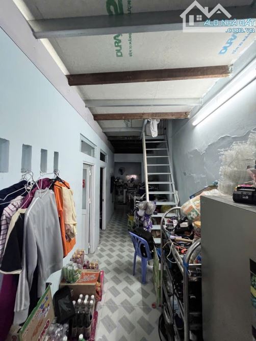 NHÀ CỦ XE HƠI TỚI NHÀ  NGANG 5.5 DÀI 13.5 M  TRUNGTÂM Q4 CÓ 90 TRIÊU M - 3