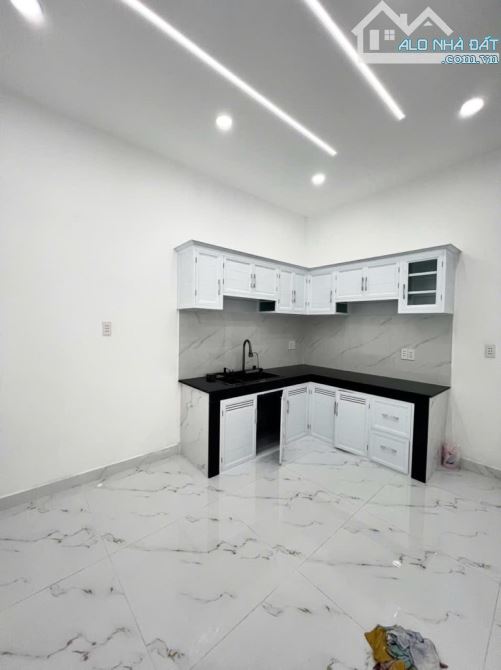 Bán nhà 2 tầng đường số 8, kế Aeon Tân Phú, 4*10m, hẻm xe hơi, nhỉnh 4 tỷ - 3