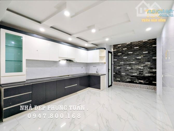 P Tuấn... Nhà đẹp mặt ngõ to oto tránh nhau, tại Nguyễn Văn Linh - 3