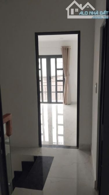 Bán Nhà Mặt Tiền hẻm Lô góc, 40m2, 2 Tầng, ngang 4,2m Đường thông sằm uất - 3