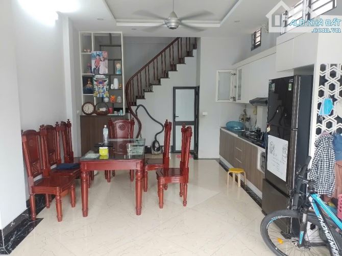 Bán nhà lô góc trung tâm Hoàng Mai - ô tô đỗ cửa, 2 thoáng, view hồ trước nhà, mót bán - 3