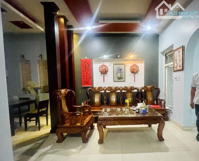NHÀ 3 Tầng, DT : 120m2 (6x20m) 5PN, Khu Vila 88 căn DƯƠNG QUẢNG HÀM,💰chỉ còn 15.6 tỷ Bớt - 3