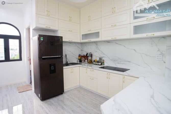 NẮM CHÍNH CHỦ BÁN NHÀ 5 TẦNG MẶT TIỀN ĐƯỜNG 30 THÁNG 4 - 3