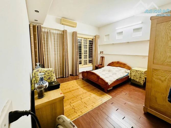 VĂN QUÁN - Q. HÀ ĐÔNG - 68M - 25,3 TỶ - PHÂN LÔ VIP - 3 Ô TÔ TRÁNH DỪNG ĐỖ - VỈA HÈ RỘNG - 3