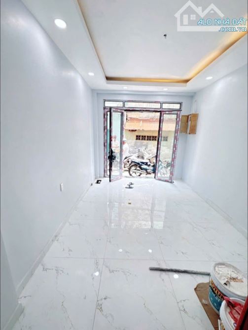BÁN NHÀ MỚI ĐẸP 4 TẤM KHU VIP 20 THƯỚC ẨM THỰC SÁT MT VĨNH KHÁNH PHỐ ỐC GIÁ 6TỈ TÍ GIÁP Q1 - 3