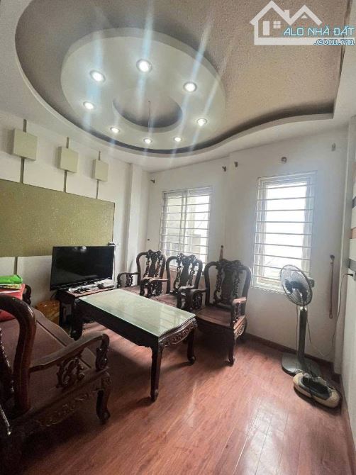 BÁN NHÀ TRUNG KÍNH DT 46M - 5 TẦNG - MT 4M - GIÁ CHÀO 8.9 TỶ - 3