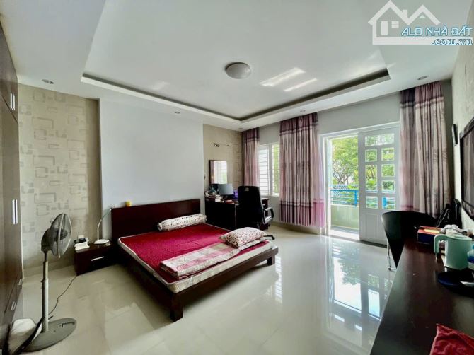 20.5 tỷ bán gấp còn 16.5 Tỷ - Biệt thự + Hầm 4 tầng + thiết kế sang trọng - 6 x 22m - 3