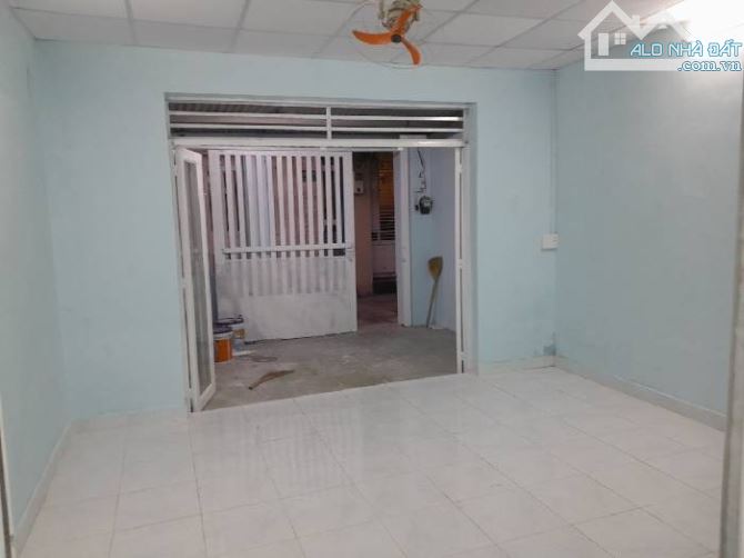 Gần chợ Nguyễn sơn 2mặt tiền -Hẻm xe tải thông tứ phía-Ngang hơn 6m-Dài 12m-Chỉ 6xxxtỉ - 3