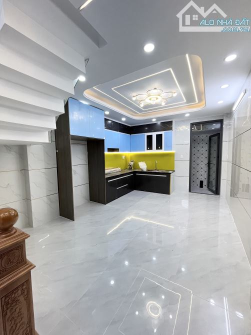Bán nhà mới xây Hương Lộ 2, Ngã tư Bốn xã, 5 tầng, 4X14, Đường 8m, tặng full nội thất. - 2