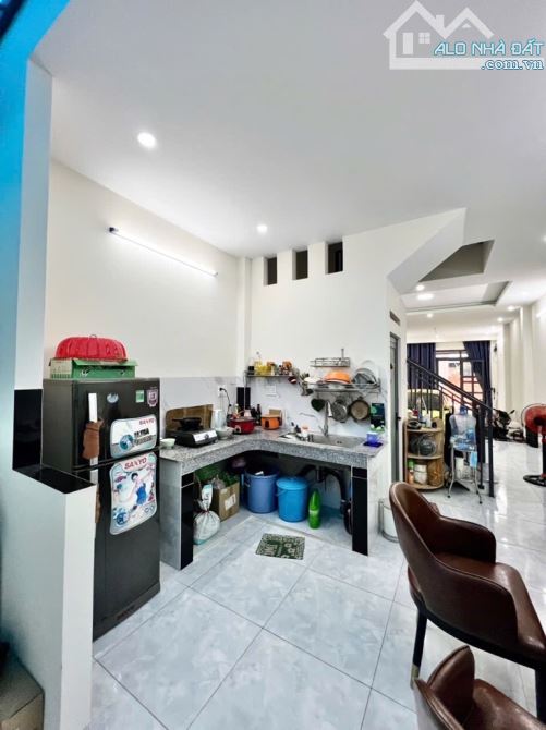 ✅ NHÀ 2 TẦNG HXT KHU PHÂN LÔ – NGAY TỈNH LỘ 10, GIÁP KHU TÊN LỬA - 3