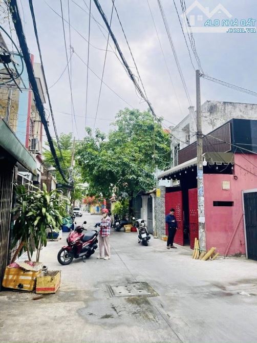 NHÀ ĐẸP 3 TẦNG – HẺM XE HƠI 8M – SÁT MT– 60M – 4PN – GẦN AEON, ĐHCT, GA T3 - 3