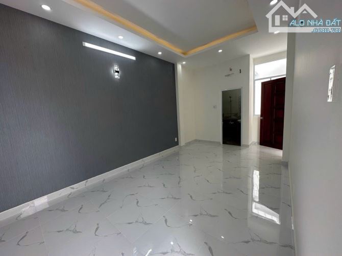 BÁN NHÀ ĐẸP 3 TẤM GẤP TẠI Q4 GIÁ 5TỈ 790 TL VỊ TRÍ 1/ KHU DÂN CƯ DT 5.9*9 GIÁP Q1 - 3
