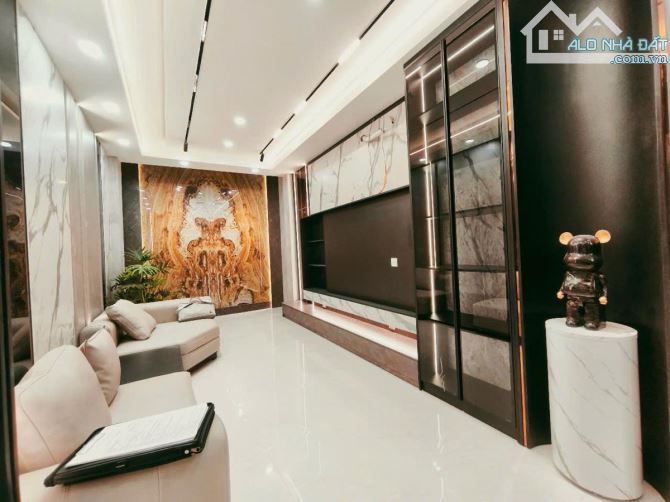 LÒ ĐÚC-1 NHÀ RA PHỐ-VF3 ĐỖ CỬA-60M X6 TẦNG FULL NỘI THẤT CAO CẤP-THANG MÁY NHẬP-17.15 TỶ - 4