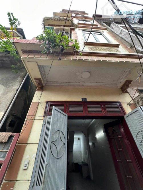 BÁN NHÀ NGÔ QUYỀN – 35M² x 5 TẦNG – Ô TÔ ĐỖ CỬA - 4